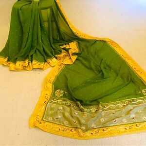 Beautiful embroidered indian/Pakistani party wear saree
